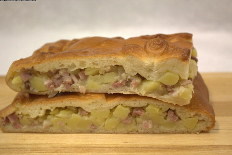 Пирог с мясом и картошкой