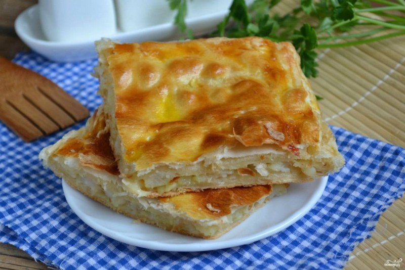 Слоеный пирог с рыбой