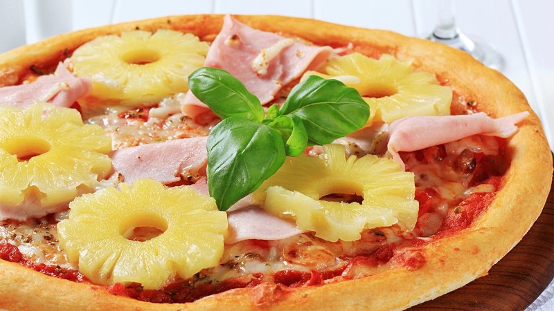 Пицца Гавайская с ананасами и ветчиной