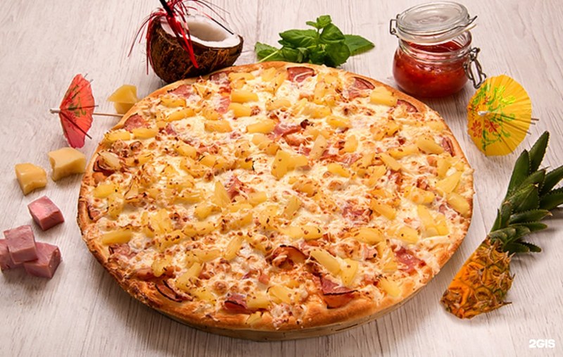 Пицца с ананасами
