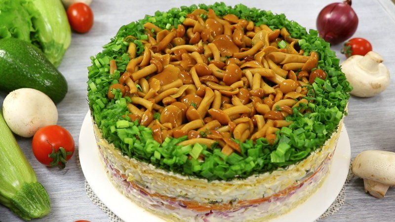Лесная Поляна салат с опятами и курицей
