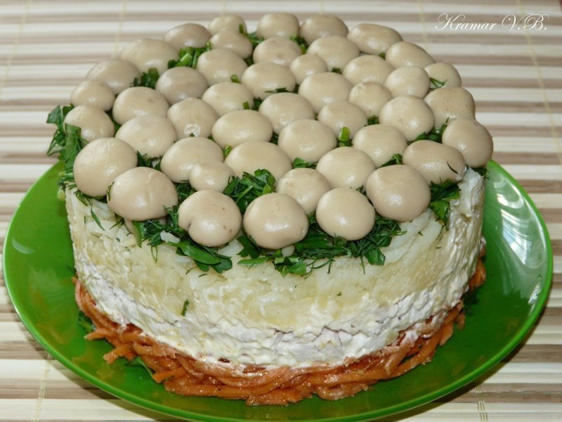 Салат Ирина с копченой курицей