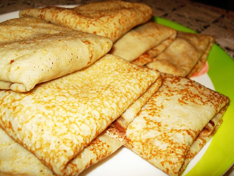 Блины на столе