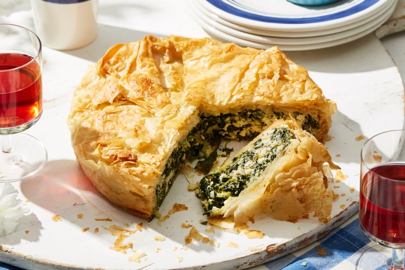 Зеляница (слоеный пирог с сыром и шпинатом)................................