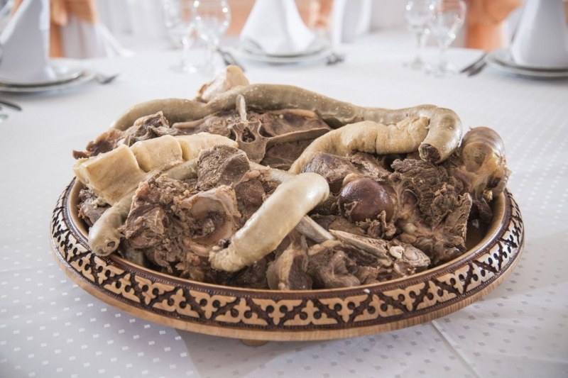 Бешбармак с астау казахский