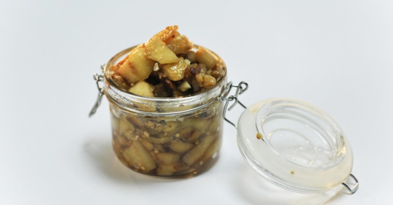 Салат из баклажанов с яйцом и майонезом