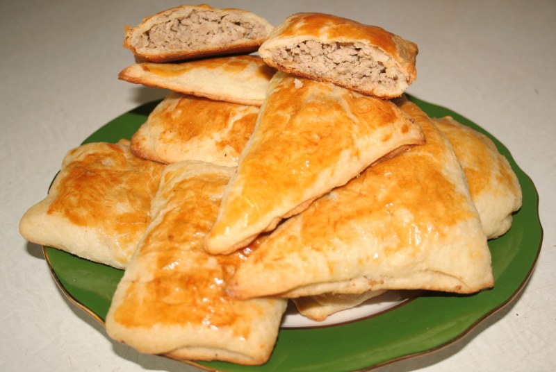 Слойки с фаршем