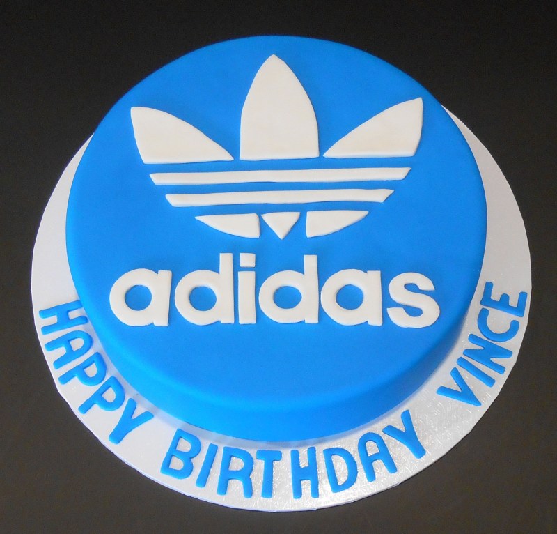 Торт на день рождения adidas