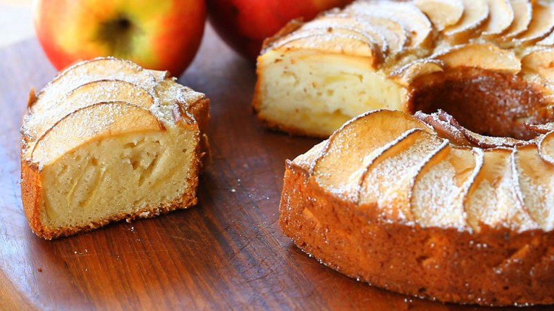 Яблочный спас пирог