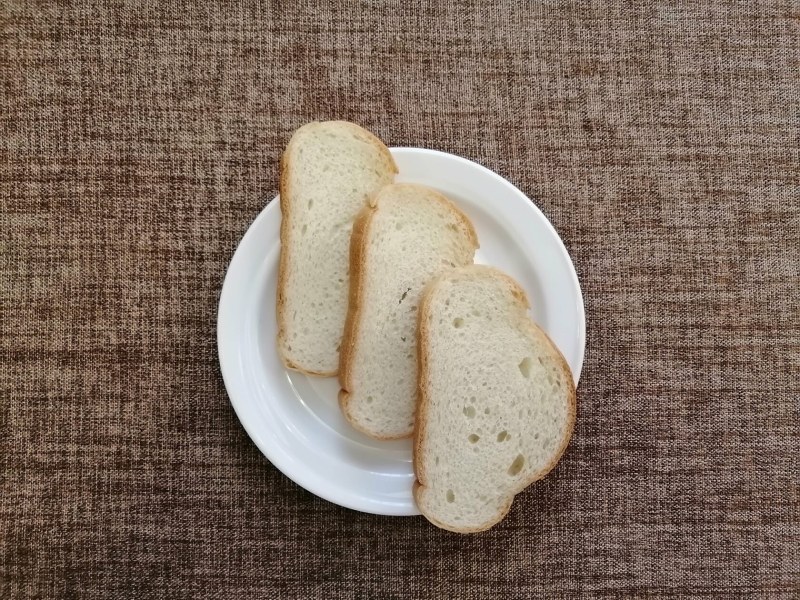 Хлеб с яблоками и орехами