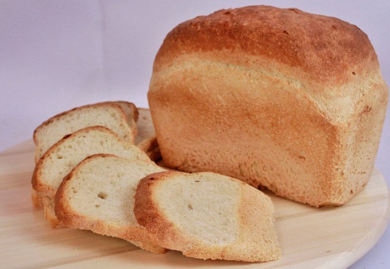 Хлеб с яблоками и орехами