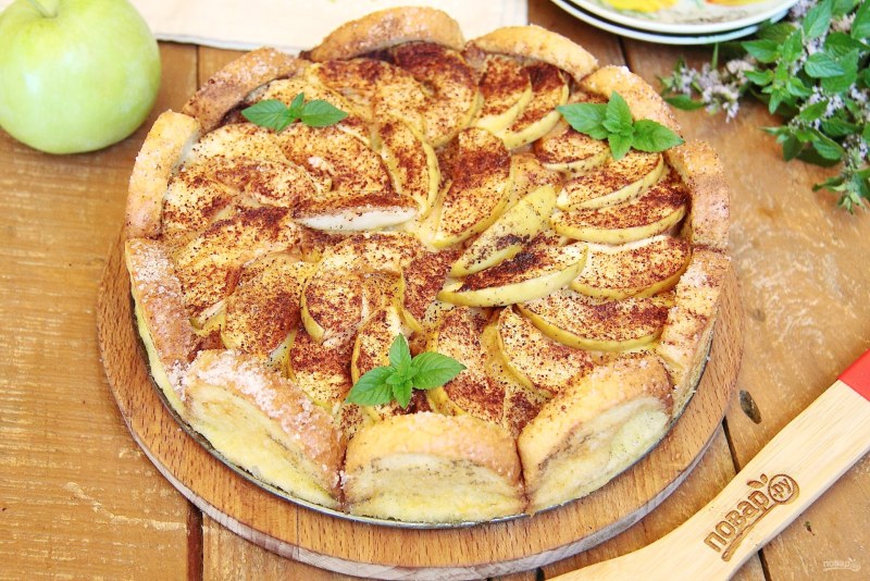 Яблочный пирог из черствого хлеба