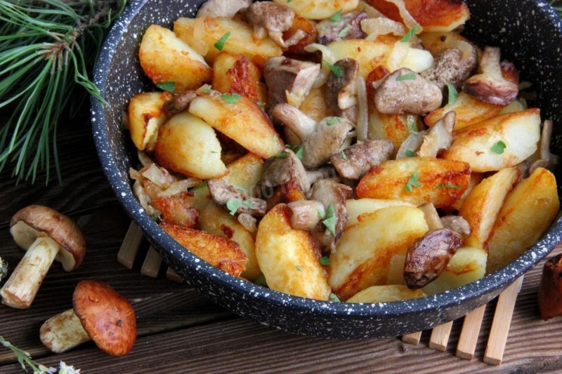 Жареная картошечка с грибами
