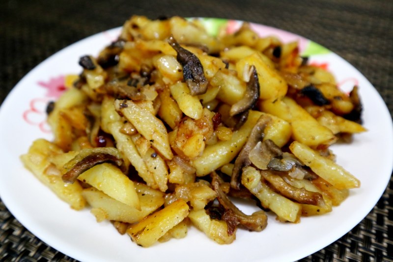 Жареная картошка с макаронами