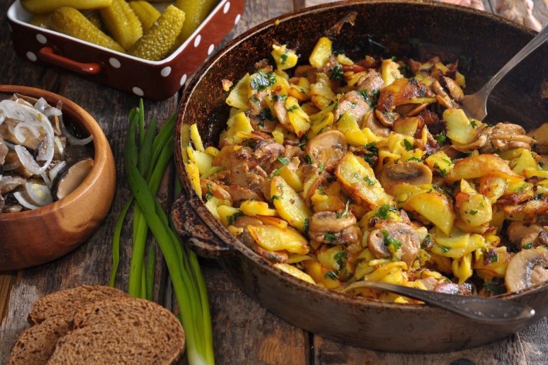 Жареная картошечка с грибами