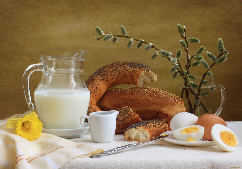 Булочка с молоком