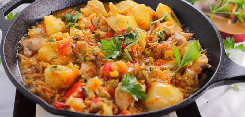 Овощное рагу с капустой и картошкой