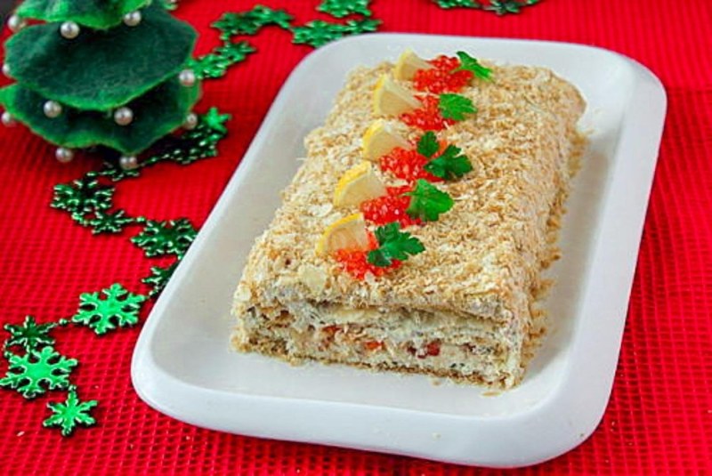 Закусочный торт с рыбой