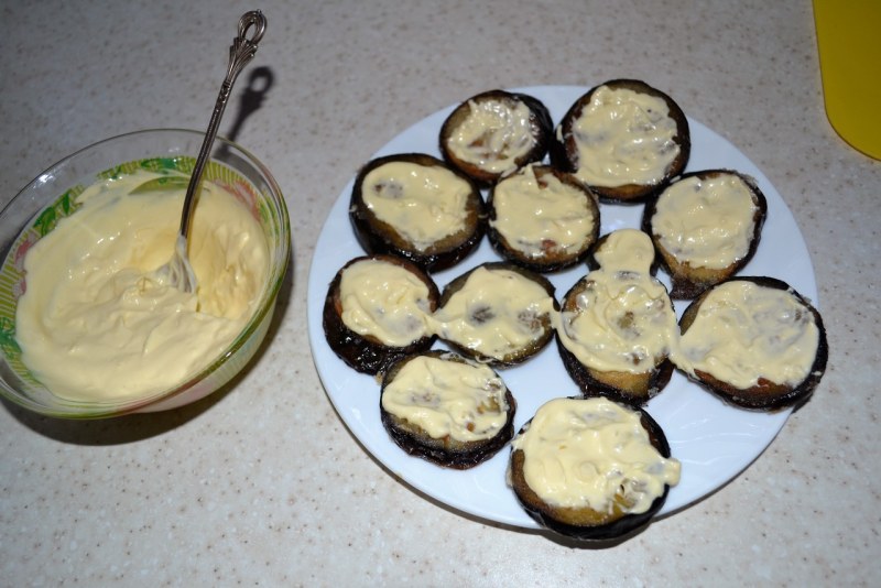Баклажаны с майонезом и чесноком