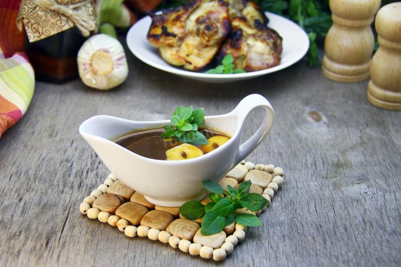 Курица в духовке кусочками