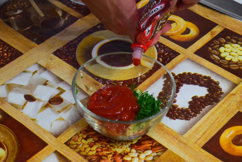Картофель фри с соусом