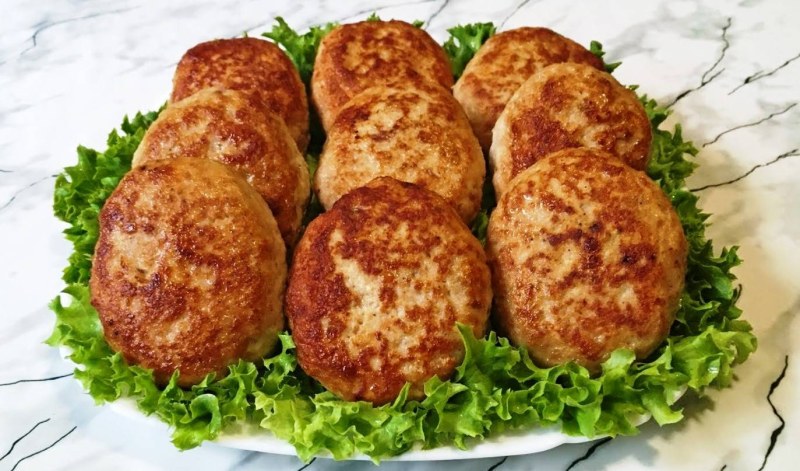 Куриные котлеты с болгарским перцем