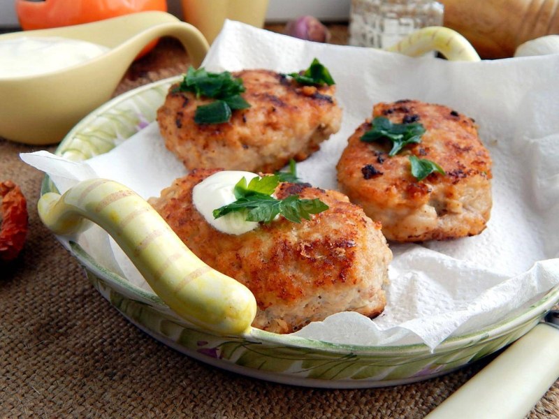Зразы мясные с грибами в духовке