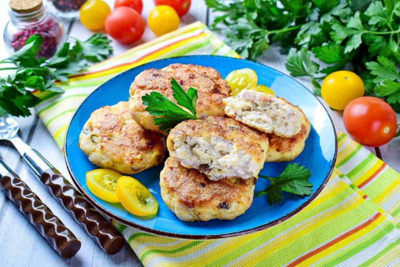 Котлеты с грибами и сыром