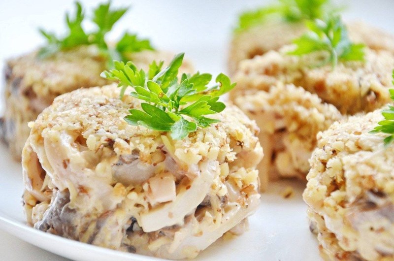 Салат Курочка Ряба классический