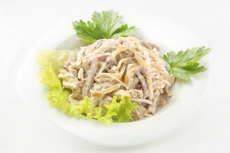 Салат Министерский с копченой курицей