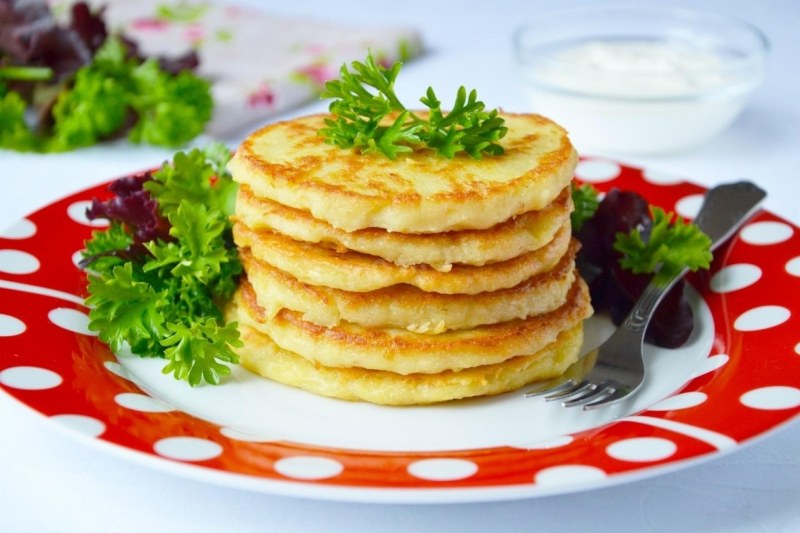 Лепешка с колбасным сыром