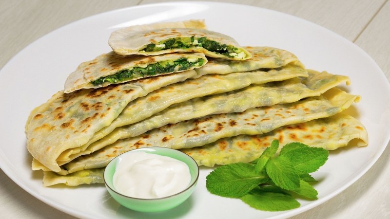 Лепешки с мясом на сковороде
