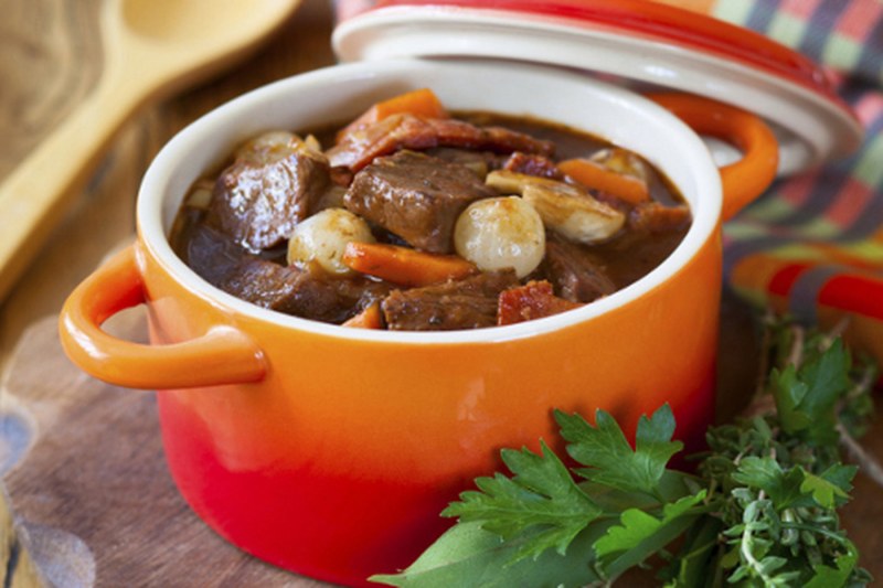 Говядина в горшочках с овощами