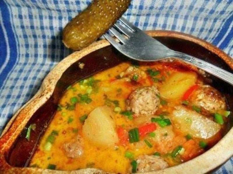 Блюда в горшочках в духовке с фаршем