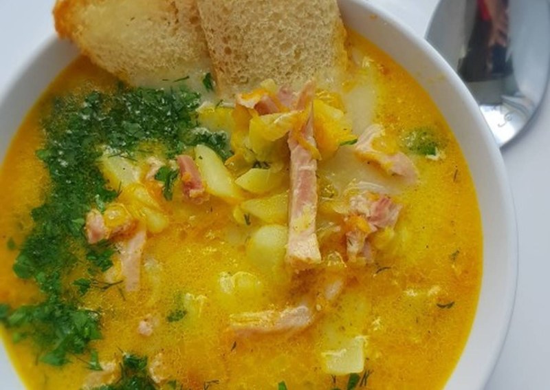 Суп из копченой курицы с плавленным сыром