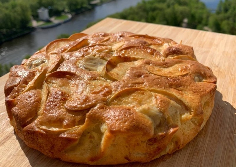 Огромная шарлотка