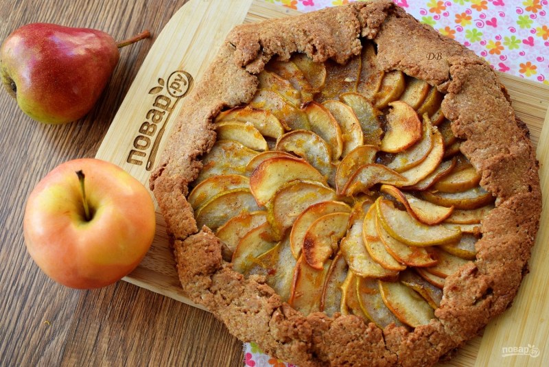 Галета с яблоками и корицей