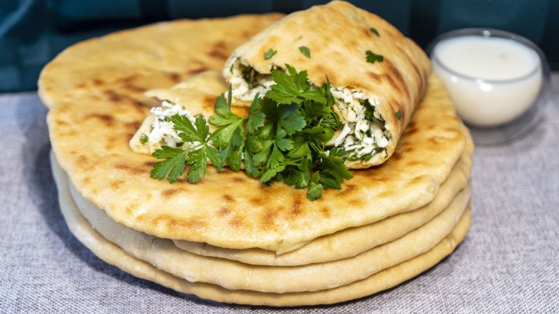 Сырные лепешки с начинкой
