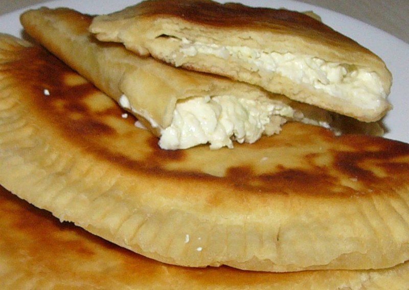 Ленивые хачапури (сырные лепёшки на сковороде)