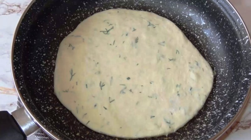 Лепешка с сыром и чесноком