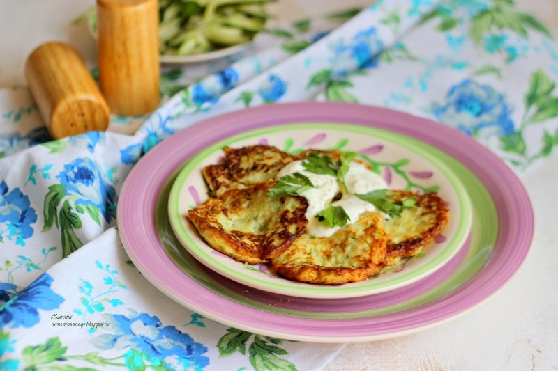 Кабачковые оладьи с сыром