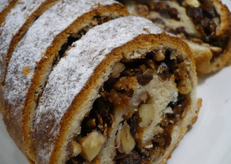 Булочка с маком