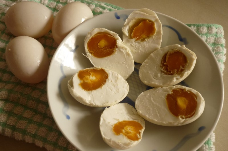 Соленые яйца
