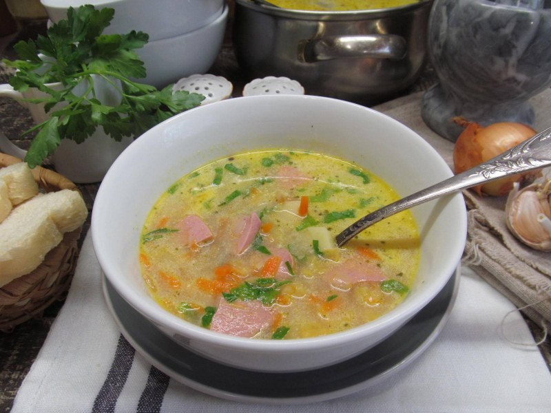 Гороховый суп с сардельками