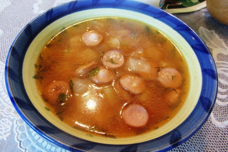 Суп с сосиской и копченой