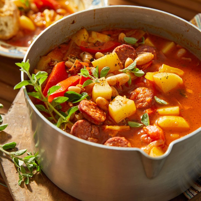 Быстрый суп с сосиской и рисом