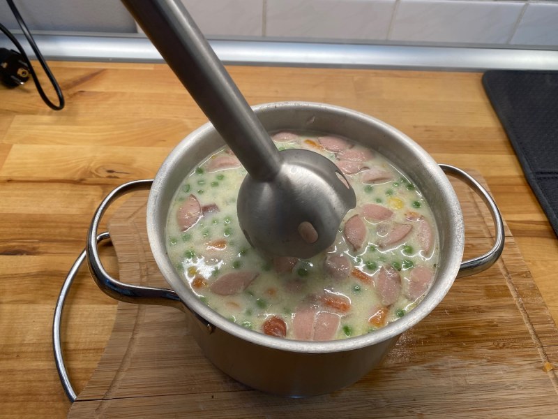 Сырный суп с копченостями