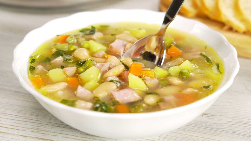 Суп с плавленным сыром и колбасой
