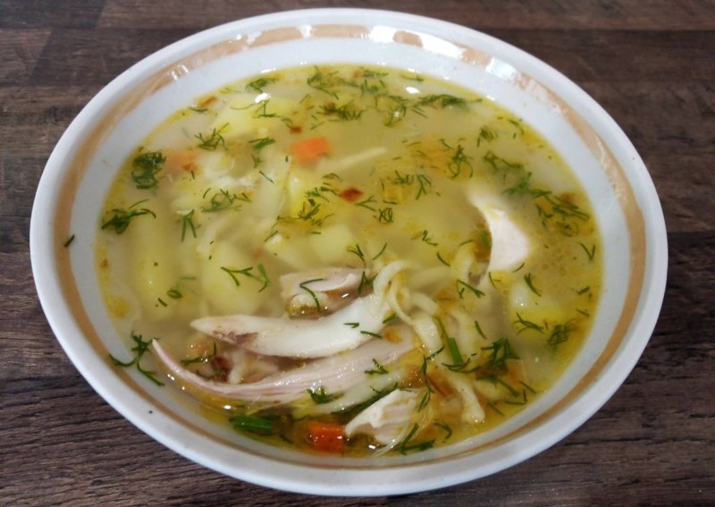 Куриный суп с лапшой