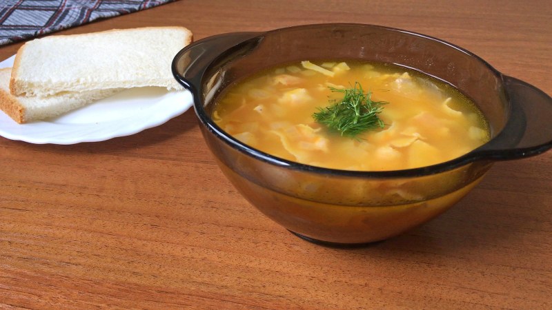 Суп гороховый с копченостями